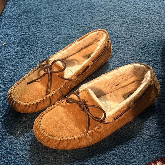 ugg slippers - Picture 1 of 1